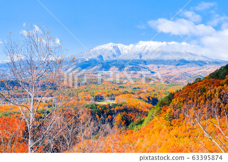 Autumn Mt.Ontake seen from Kuzo Pass 63395874