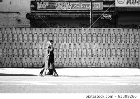 New York street corner 63399266