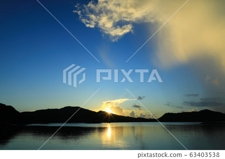 座間味島Ango no Ura清晨的風景 座間味島Ango no Ura清晨的風景 63403538