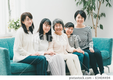 家庭3代女性 63404494