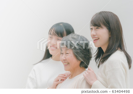 三世同堂 女生 女孩 63404498