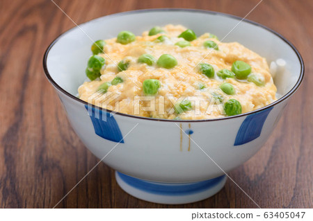 綠豌豆雞蛋和米飯 綠豌豆雞蛋和米飯 63405047