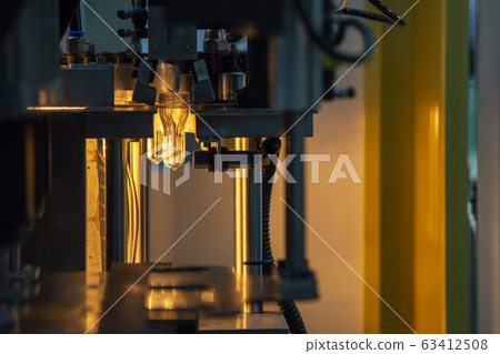 The tube preform shape of bottles preheat process 63412508