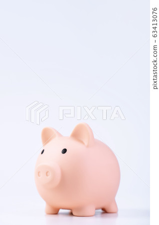 Piggy bank house finance saving money budget finance 63413076
