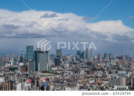 Tokyo cityscape in Japan: dark clouds overlooking the heart of Tokyo (the atmosphere becomes unstable and suddenly changes from the blue sky, dark clouds) = March 16 63419794