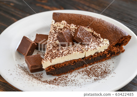 Chocolate pie with mascarpone 63422485