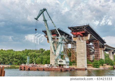 Building Preobrazhensky bridge over the Dnieper 63423333