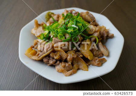 當地雞肉的木炭燒烤 63426573