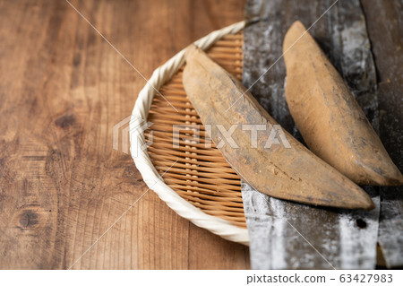 Kelp and dried bonito 63427983