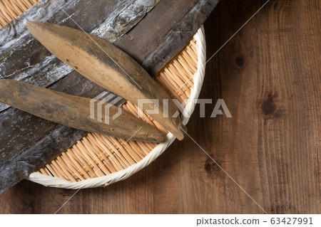 海帶和乾鰹魚 63427991