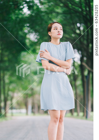Beautiful woman, park, nature 63428205