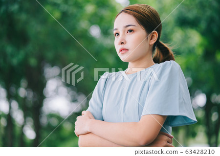 Beautiful woman, park, nature 63428210