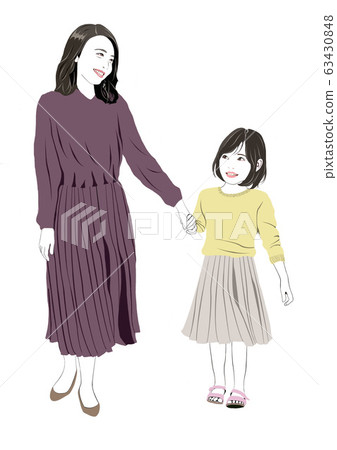 Happy mother and elementary school daughter holding hands 63430848