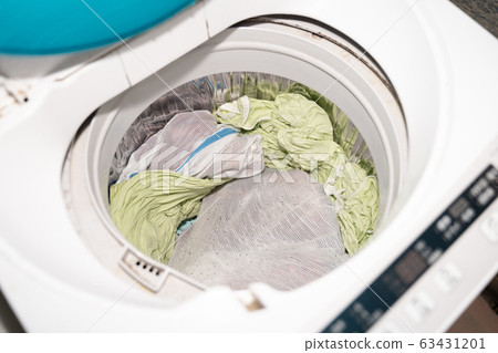 Inside the washing machine Inside the washing machine 63431201