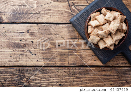 Cookies with chocolate filling, flakes from 63437439