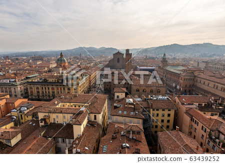 Cityscape of Bologna downtown - Emilia-Romagna Italy Cityscape of Bologna downtown - Emilia-Romagna Italy 63439252