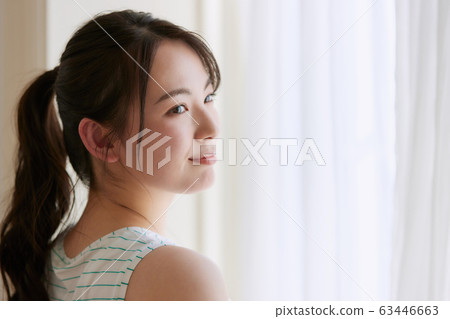 年輕女子的生活方式窗口 年輕女子的生活方式窗口 63446663