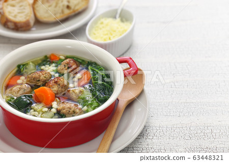 Italian wedding soup 63448321