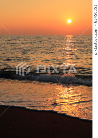 Sunset in the Sea of Japan at Tomamae, Hokkaido Sunset in the Sea of Japan at Tomamae, Hokkaido 63450353