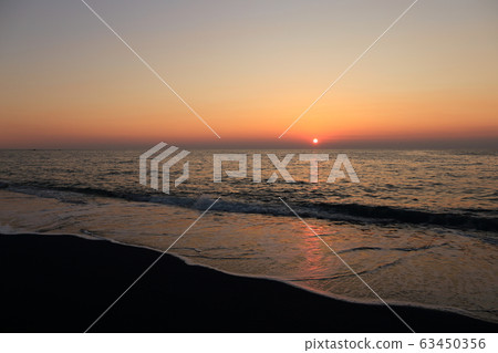 北海道Tom前日本海中的日落 北海道Tom前日本海中的日落 63450356