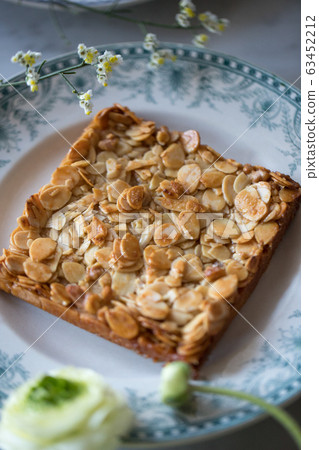 Florentin made from rice flour 63452212