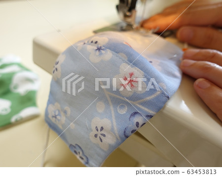 Making a cloth mask with a sewing machine Handmade mask 63453813