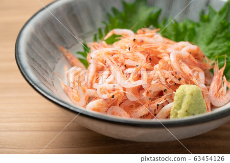 Kaifered fried shrimp prawns 63454126