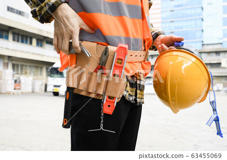 Portrait of young woman and man, part timer and owner 085 63455069