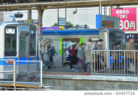 鐵路私鐵:東武鐵道大宮站東武野田線站台 鐵路私鐵:東武鐵道大宮站東武野田線站台 63457719
