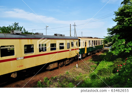 Regular train departing from Nakanaka Station on the Hitachinaka Kaihin Railway Minato Line (Type Kiha2000) 63462655