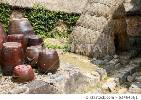 Jangdokdae in a traditional Korean house 63464561