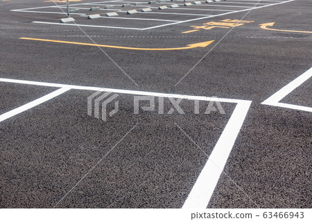 鋪好的停車場的圖片 63466943