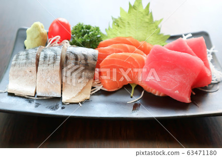raw salmon and raw tuna or sashimi 63471180