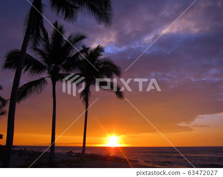 南島海洋上空的日落 63472027