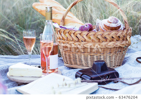 Picnic in the meadow Picnic in the meadow 63476204