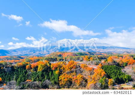 從藏藏山口看秋天的山岳 63482011