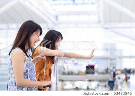 婦女的旅行形象 婦女的旅行形象 63483846