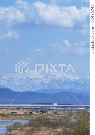 Sacred Peak Hakusan and Tedori River / Hokuriku Shinkansen Construction / Hakusan City, Ishikawa Prefecture / Tetori River Estuary 63486746