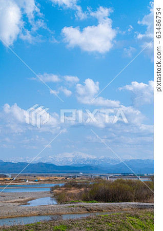 Sacred Peak Hakusan and Tedori River / Hokuriku Shinkansen Construction / Hakusan City, Ishikawa Prefecture / Tetori River Estuary 63486754