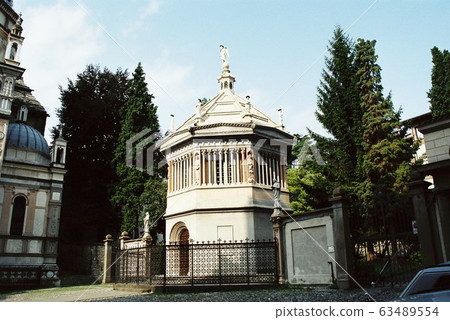 Italian scenery 63489554