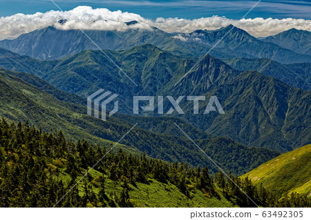 Mt.Ogenta and Tanigawa Mountain Range seen from the Mt. 63492305