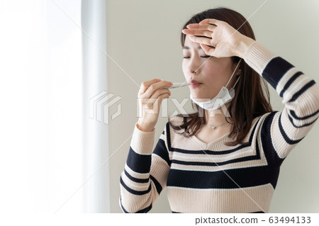 溫度測量女人 63494133