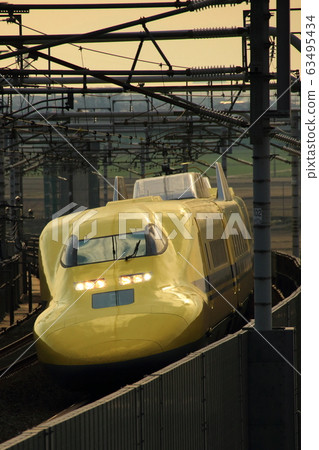Doctor Yellow Type 923 Doctor Yellow Type 923 63495434