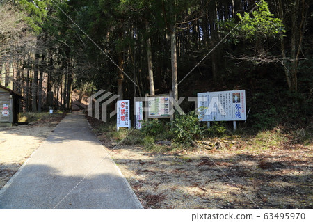 A walk to Kotodaki (Kyotanba-cho designated cultural property) [Kyotanba-cho Mori] 63495970