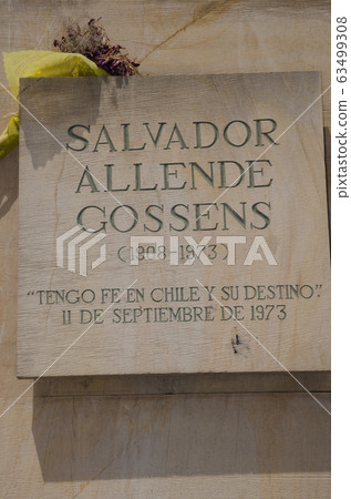 Plaque of the statue of Salvador Allende, former president of Chile. Plaque of the statue of Salvador Allende, former president of Chile. 63499308