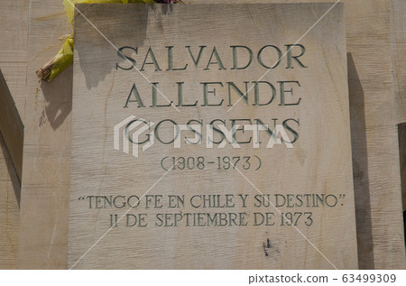 Plaque of the statue of Salvador Allende, former president of Chile. Plaque of the statue of Salvador Allende, former president of Chile. 63499309