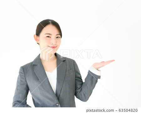 要引導的女商人的形象 63504820