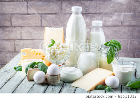 Fresh dairy products 63511312