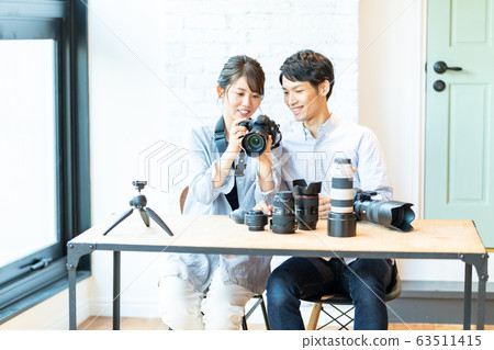Camera hobby couple 63511415