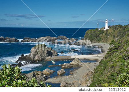 [Shiomisaki Lighthouse] Shiomisaki, Kushimoto-cho, Higashimuro-gun, Wakayama Prefecture 63513012